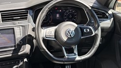 2017 (17) VOLKSWAGEN TIGUAN 2.0 TDi 150 4Motion R-Line 5dr 5485365