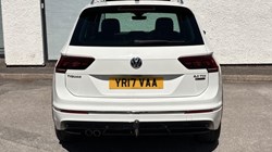 2017 (17) VOLKSWAGEN TIGUAN 2.0 TDi 150 4Motion R-Line 5dr 5485350