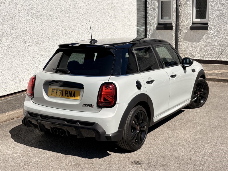 2022 (71) MINI HATCHBACK 2.0 Cooper S Sport 5dr Auto 5485242