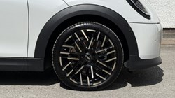 2025 (74) MINI COOPER 2.0 S Exclusive 3dr Auto 5496236