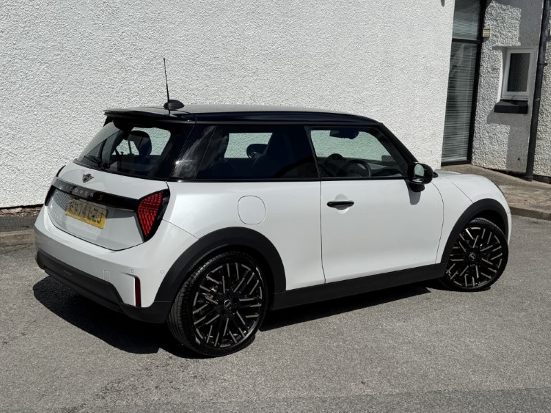 2025 (74) MINI COOPER 2.0 S Exclusive 3dr Auto 5496239