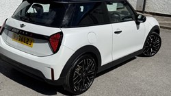 2025 (74) MINI COOPER 2.0 S Exclusive 3dr Auto 5496241