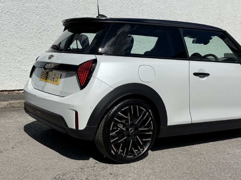 2025 (74) MINI COOPER 2.0 S Exclusive 3dr Auto 5496240