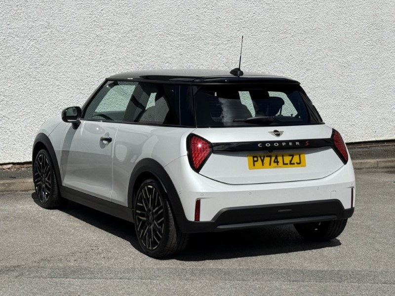 2025 (74) MINI COOPER 2.0 S Exclusive 3dr Auto 5496230