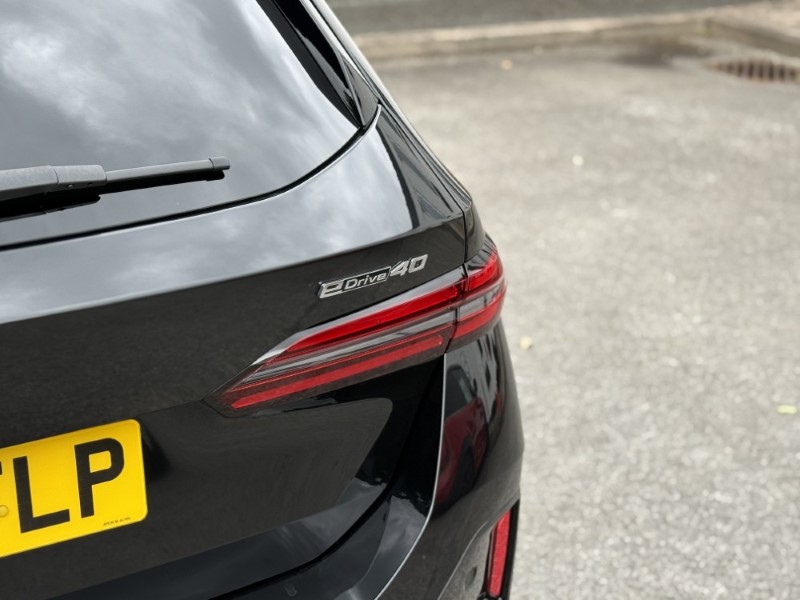 2025 (75) BMW I5 250kW eDr40 M Sport Pro 84kWh 5dr Auto Tech PLUS/Comf PLUS 5511869