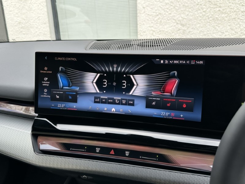2025 (75) BMW I5 250kW eDr40 M Sport Pro 84kWh 5dr Auto Tech PLUS/Comf PLUS 5486950