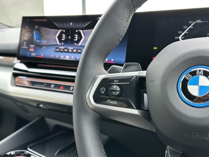 2025 (75) BMW I5 250kW eDr40 M Sport Pro 84kWh 5dr Auto Tech PLUS/Comf PLUS 5486932
