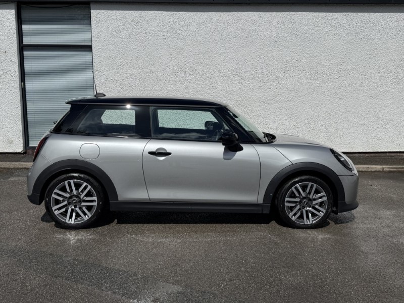 2025 (75) MINI COOPER 1.5 C Classic 3dr Auto 5490483
