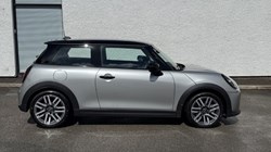 2025 (75) MINI COOPER 1.5 C Classic 3dr Auto 5490483