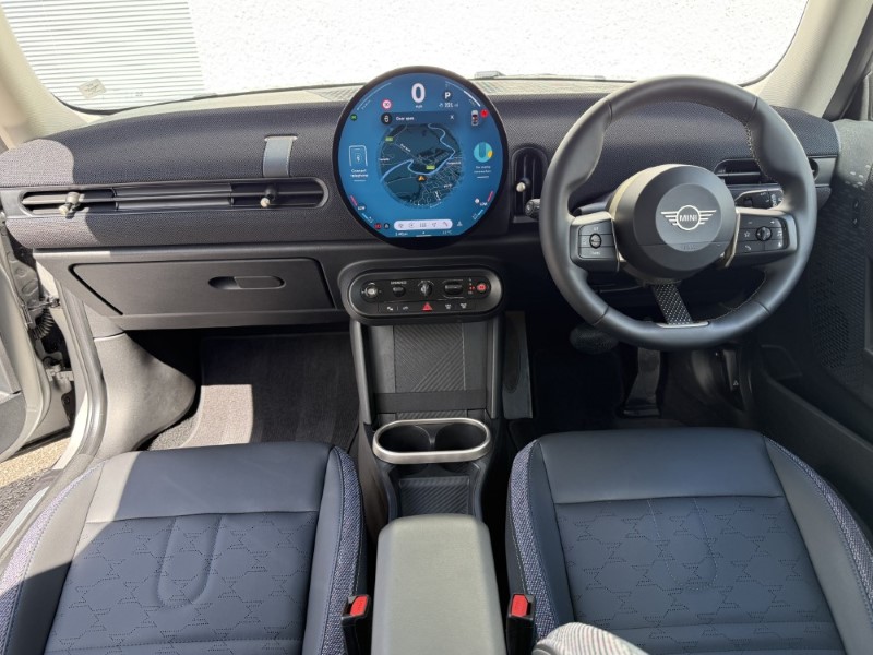 2025 (75) MINI COOPER 1.5 C Classic 3dr Auto 5490480