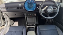 2025 (75) MINI COOPER 1.5 C Classic 3dr Auto 5490480