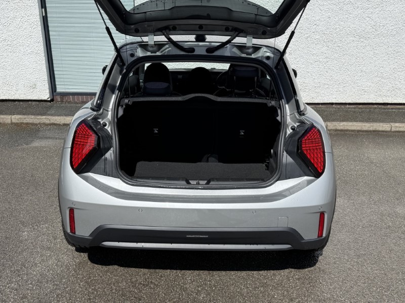 2025 (75) MINI COOPER 1.5 C Classic 3dr Auto 5490475
