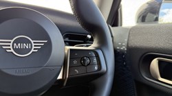 2025 (75) MINI COOPER 1.5 C Classic 3dr Auto 5490472