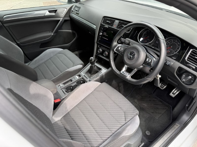 2018 (18) VOLKSWAGEN GOLF 1.5 TSI EVO 150 R-Line 5dr 5532021