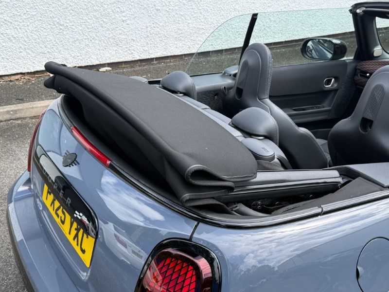 2025 (25) MINI COOPER 2.0 John Cooper Works 2dr Auto 5493507