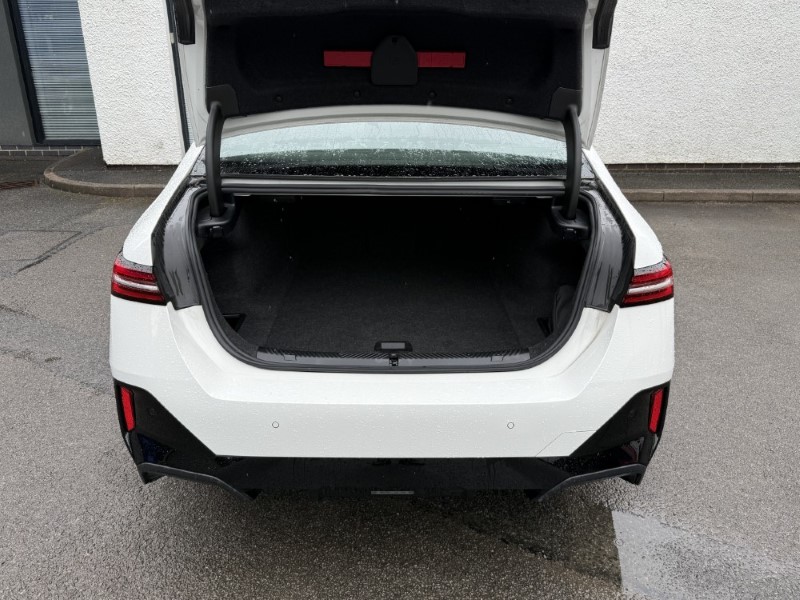 2024 (24) BMW I5 250kW eDrive40 M Sport 84kWh 4dr Auto 5530016