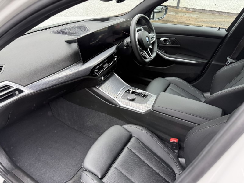 2025 (75) BMW 3 SERIES 320i M Sport 4dr Step Auto 5502657