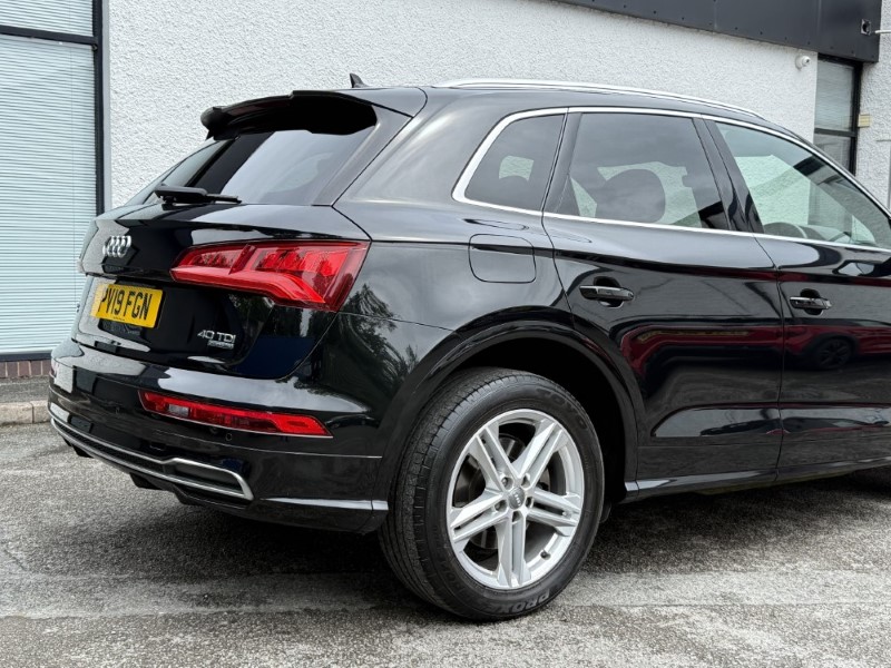 2019 (19) AUDI Q5 40 TDI Quattro S Line 5dr S Tronic 5526019