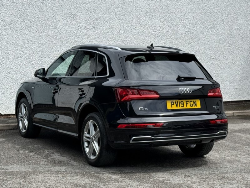 2019 (19) AUDI Q5 40 TDI Quattro S Line 5dr S Tronic 5525983