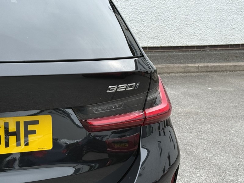 2025 (75) BMW 3 SERIES 320i M Sport 5dr Step Auto 5532137