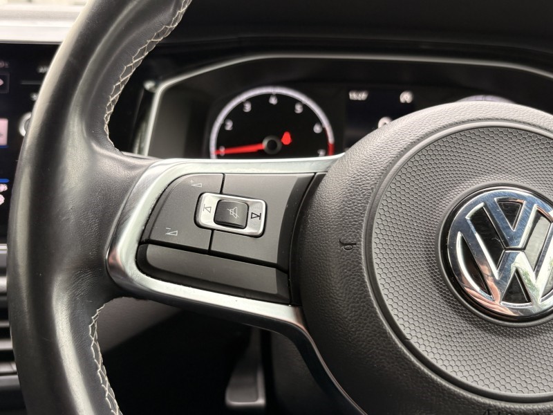2020 (70) VOLKSWAGEN POLO 1.0 TSI 95 R-Line 5dr 5576802