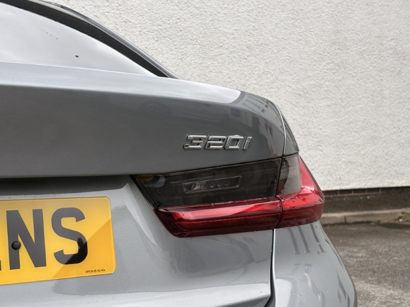 2022 (72) BMW 3 SERIES 320i xDrive M Sport 4dr Step Auto 5683141