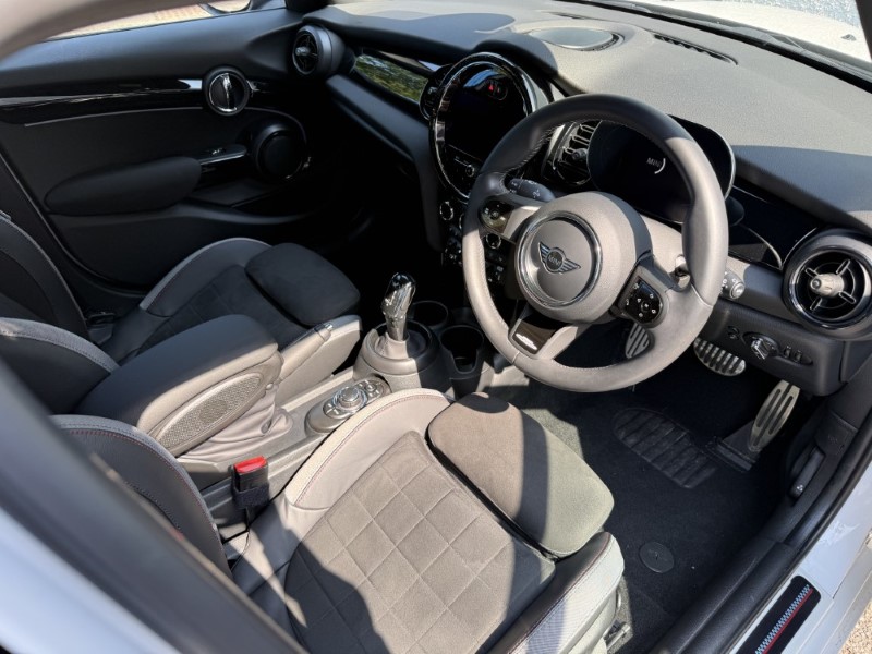 2023 (73) MINI HATCHBACK 1.5 Cooper Sport Premium 5dr Auto 5549179