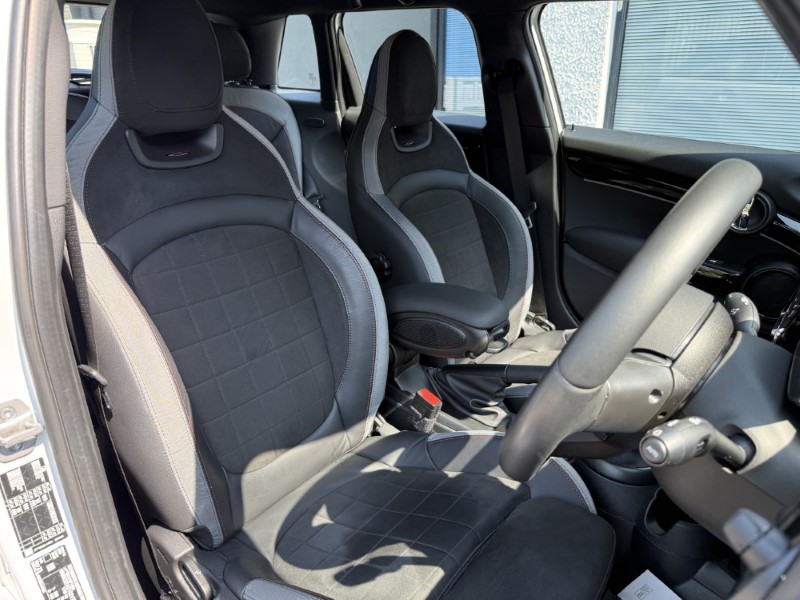 2023 (73) MINI HATCHBACK 1.5 Cooper Sport Premium 5dr Auto 5549198