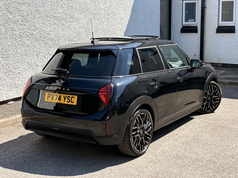 2024 (74) MINI COOPER 1.5 C Exclusive 5dr Auto 5602839