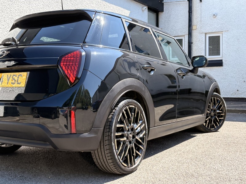 2024 (74) MINI COOPER 1.5 C Exclusive 5dr Auto 5602841