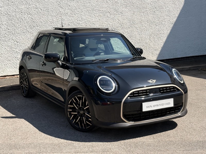 2024 (74) MINI COOPER 1.5 C Exclusive 5dr Auto 5602852