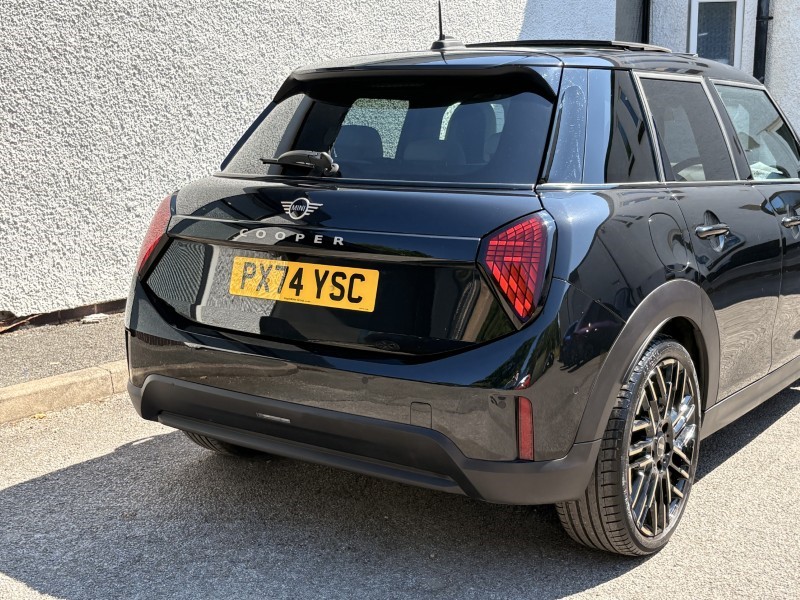 2024 (74) MINI COOPER 1.5 C Exclusive 5dr Auto 5602840