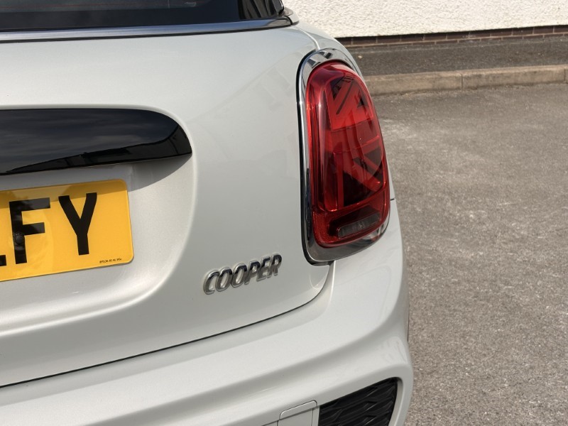 2020 (70) MINI HATCHBACK 1.5 Cooper Sport II 3dr 5633705
