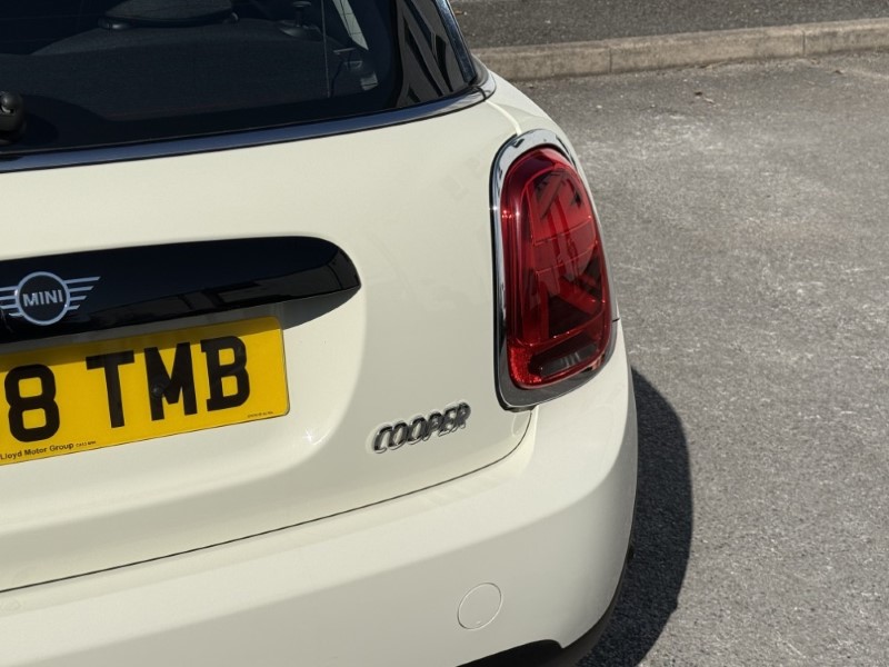 2019 (68) MINI HATCHBACK 1.5 Cooper Classic II 3dr 5629413