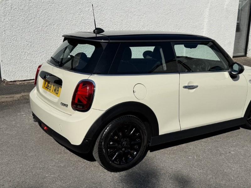 2019 (68) MINI HATCHBACK 1.5 Cooper Classic II 3dr 5629423