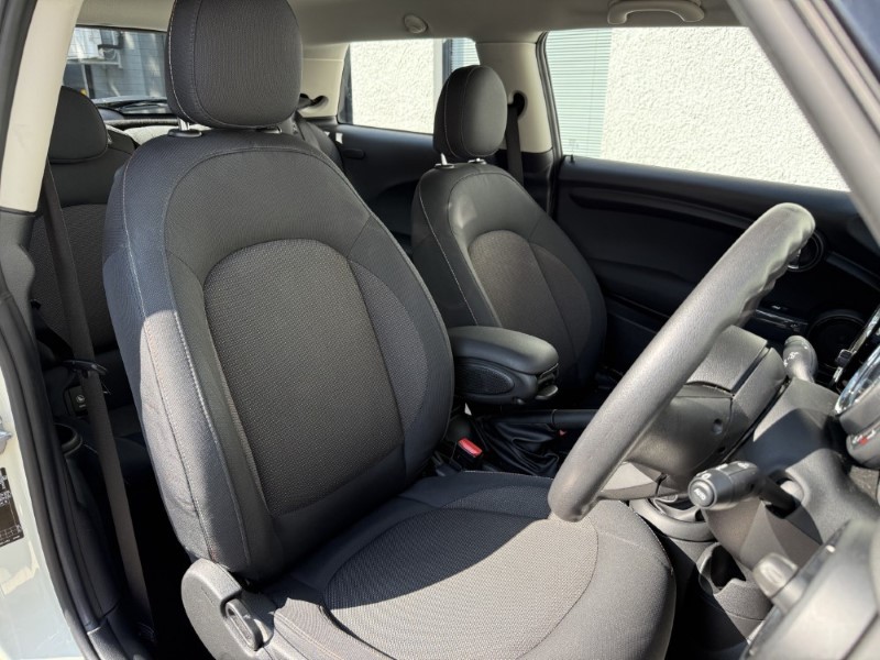 2019 (68) MINI HATCHBACK 1.5 Cooper Classic II 3dr 5629421