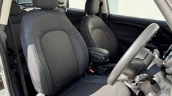 2019 (68) MINI HATCHBACK 1.5 Cooper Classic II 3dr 5629421