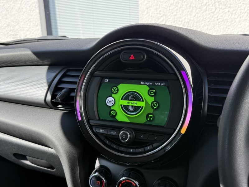 2019 (68) MINI HATCHBACK 1.5 Cooper Classic II 3dr 5629397
