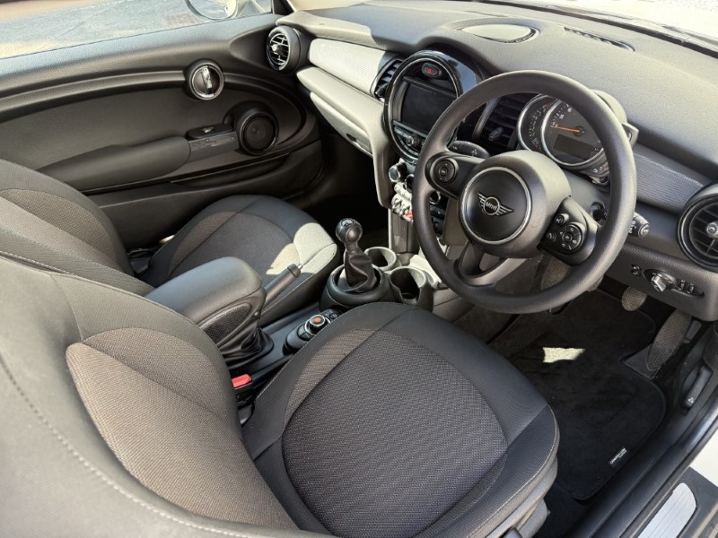 2019 (68) MINI HATCHBACK 1.5 Cooper Classic II 3dr 5629418