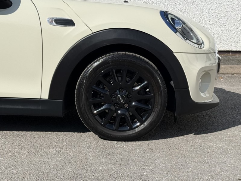 2019 (68) MINI HATCHBACK 1.5 Cooper Classic II 3dr 5629420