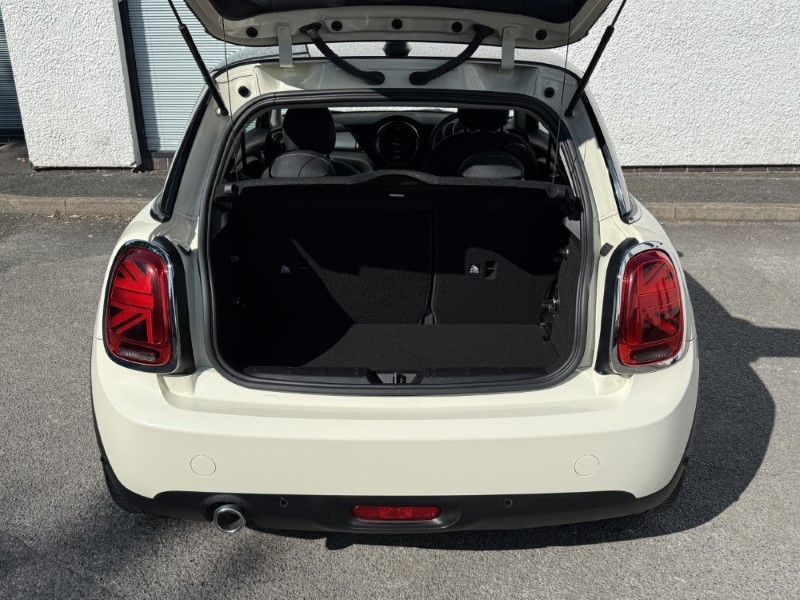 2019 (68) MINI HATCHBACK 1.5 Cooper Classic II 3dr 5629414