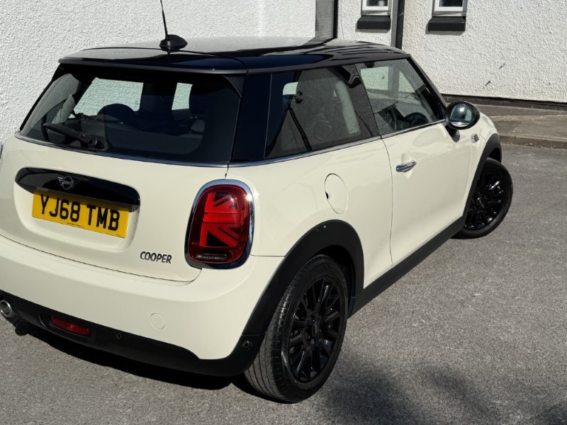 2019 (68) MINI HATCHBACK 1.5 Cooper Classic II 3dr 5629424