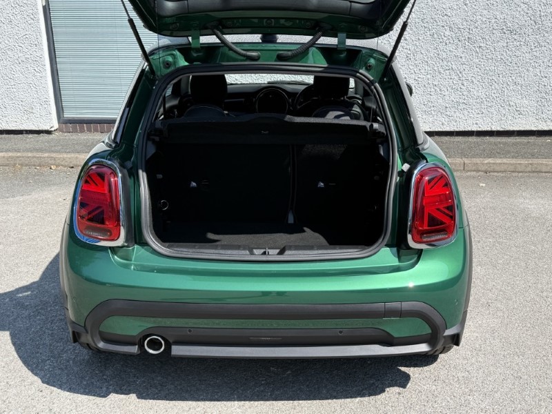 2023 (73) MINI HATCHBACK 1.5 Cooper Classic 3dr Auto 5612087