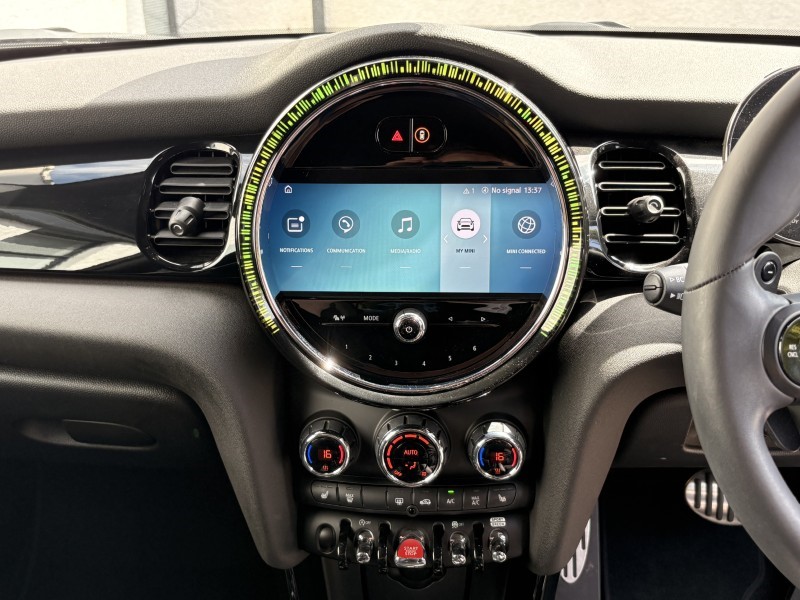 2024 (24) MINI HATCHBACK 2.0 Cooper S Sport Premium Plus 3dr Auto 5643124