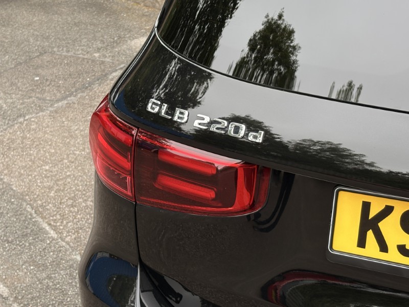 2024 (24) MERCEDES-BENZ GLB 220d 4Matic AMG Line Premium 5dr 8G-Tronic 5654367