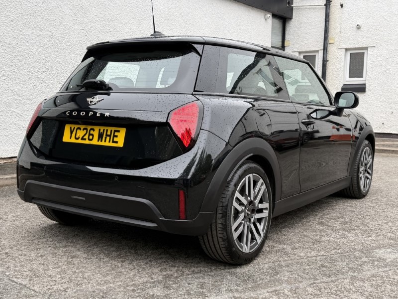 2026 (26) MINI HATCHBACK 1.5 Cooper Classic Premium 3dr 5670064