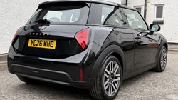 2026 (26) MINI HATCHBACK 1.5 Cooper Classic Premium 3dr 5670064