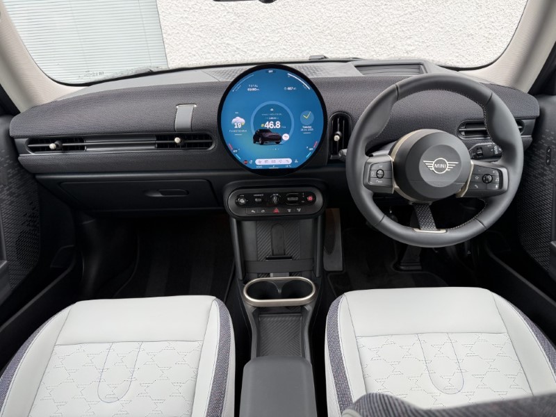 2026 (26) MINI HATCHBACK 1.5 Cooper Classic Premium 3dr 5670044