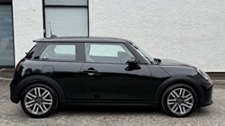 2026 (26) MINI HATCHBACK 1.5 Cooper Classic Premium 3dr 5670060