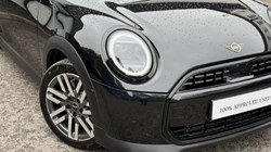 2026 (26) MINI HATCHBACK 1.5 Cooper Classic Premium 3dr 5670069